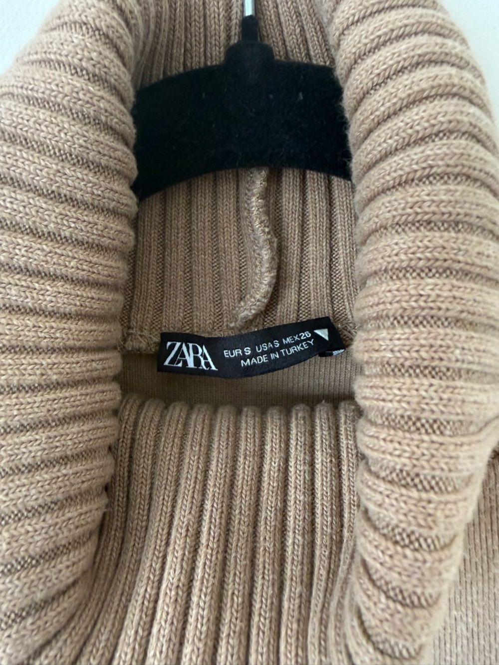 75. | Zara | Sleeveless Turtleneck Sweater - Picture 4 of 4